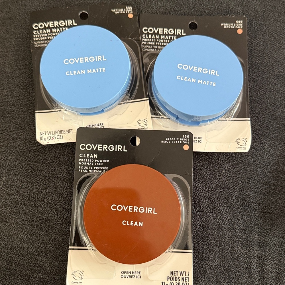 COVERGIRL Clean Matte and Clean Powder Trio - classic Beige & 2x Medium Light
